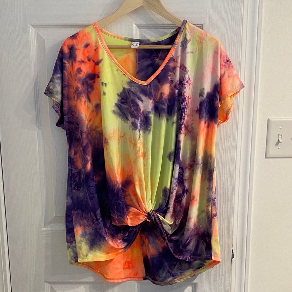 CY Fashion Vibrant Tie-Dye Women's Top with knotted waist detail size Large